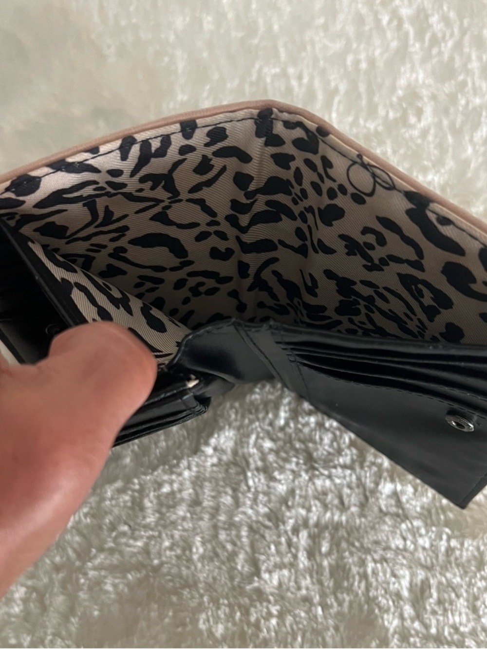 Jessica Simpson Wallet - Picture 5 of 8